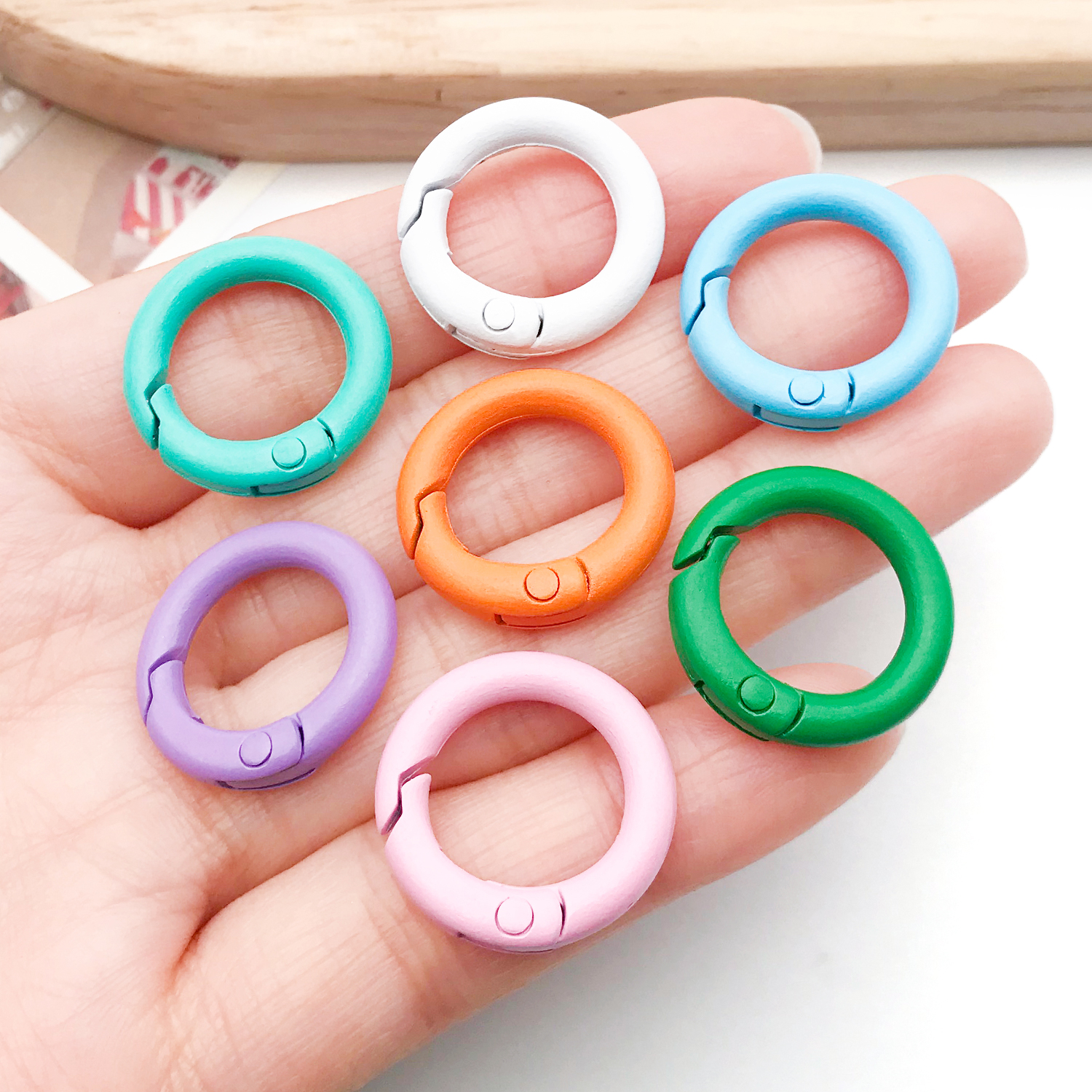 20mm Candy-Colored Spring Clas - مراجعة Circle Hook Set وسعره